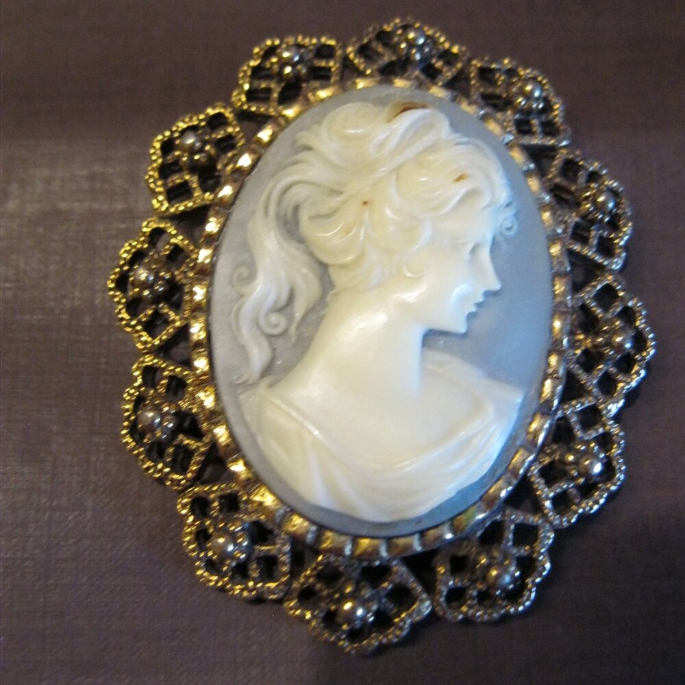 Vintage Brooch Or Necklace Pendant